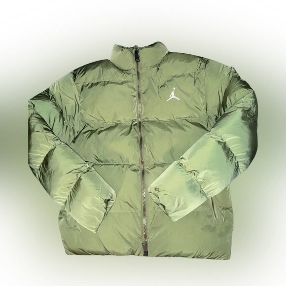 Air Jordan Olive Green Puffer Size Medium.